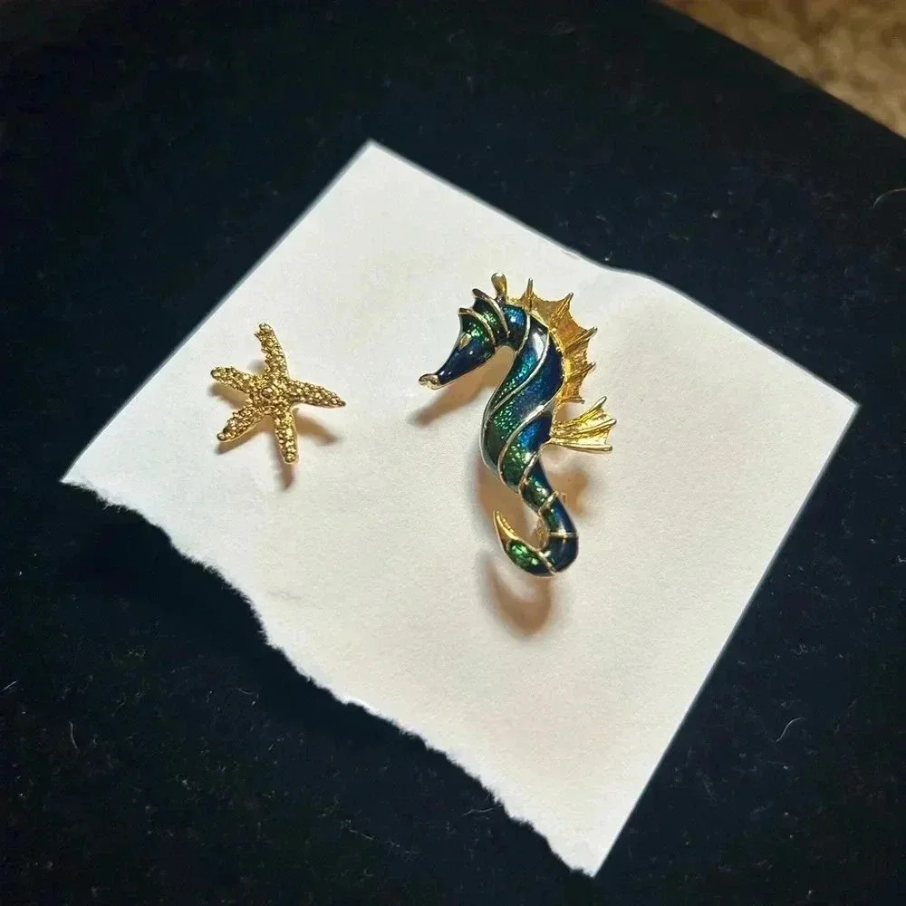 Starfish & seahorse brooch